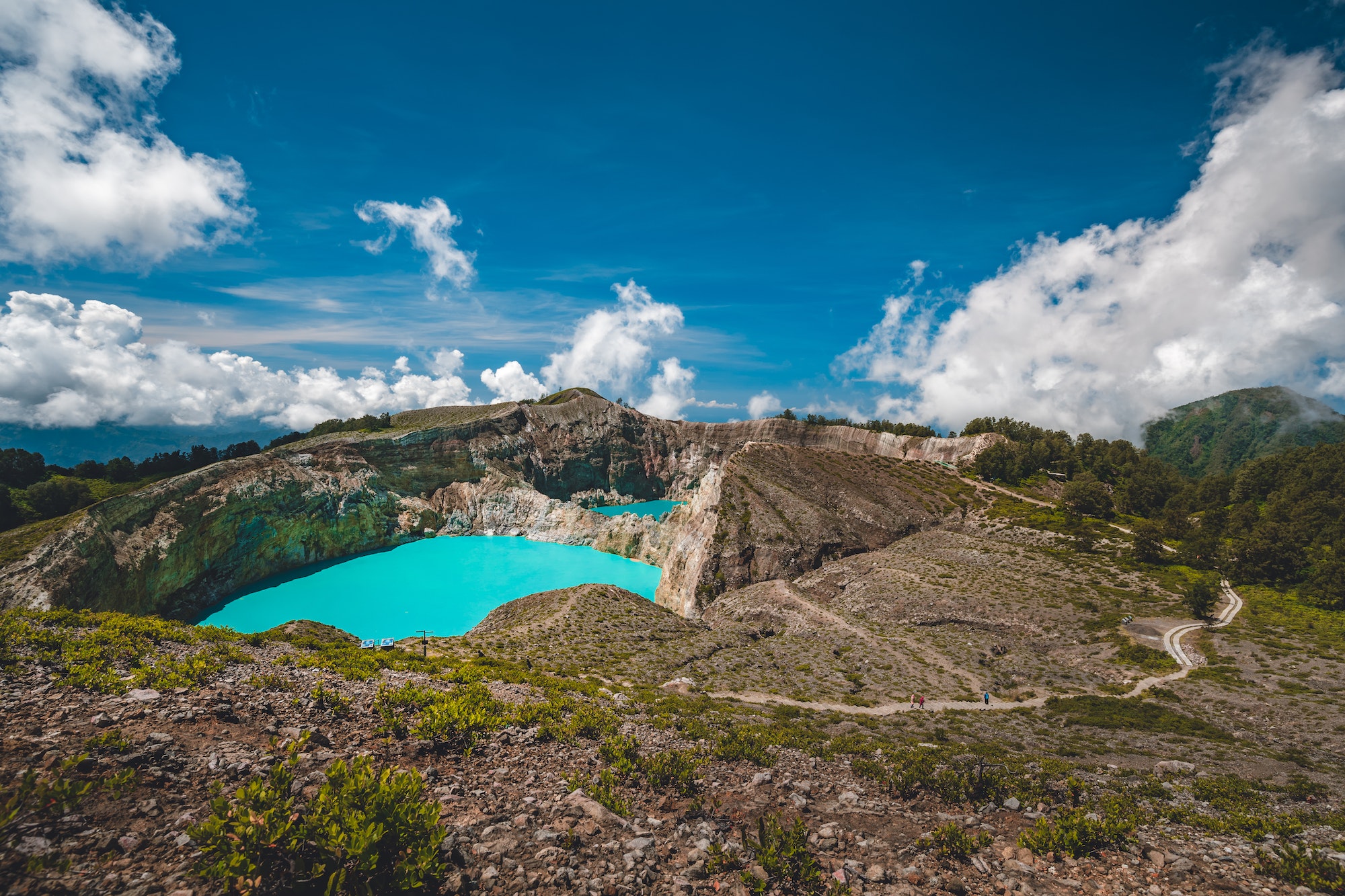 kelimutu crater lakes enchanted place indonesia
