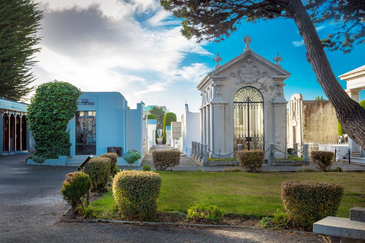 famous architecture of public cemetery